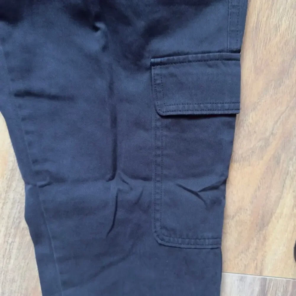 Aritzia Babaton Black cargo pants Size 0